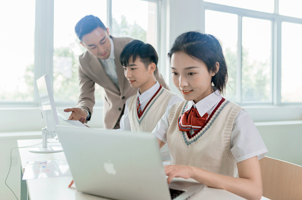 適合女生的技校<a href=http://njxh.cn target=_blank class=infotextkey>專業(yè)</a>有哪些？
